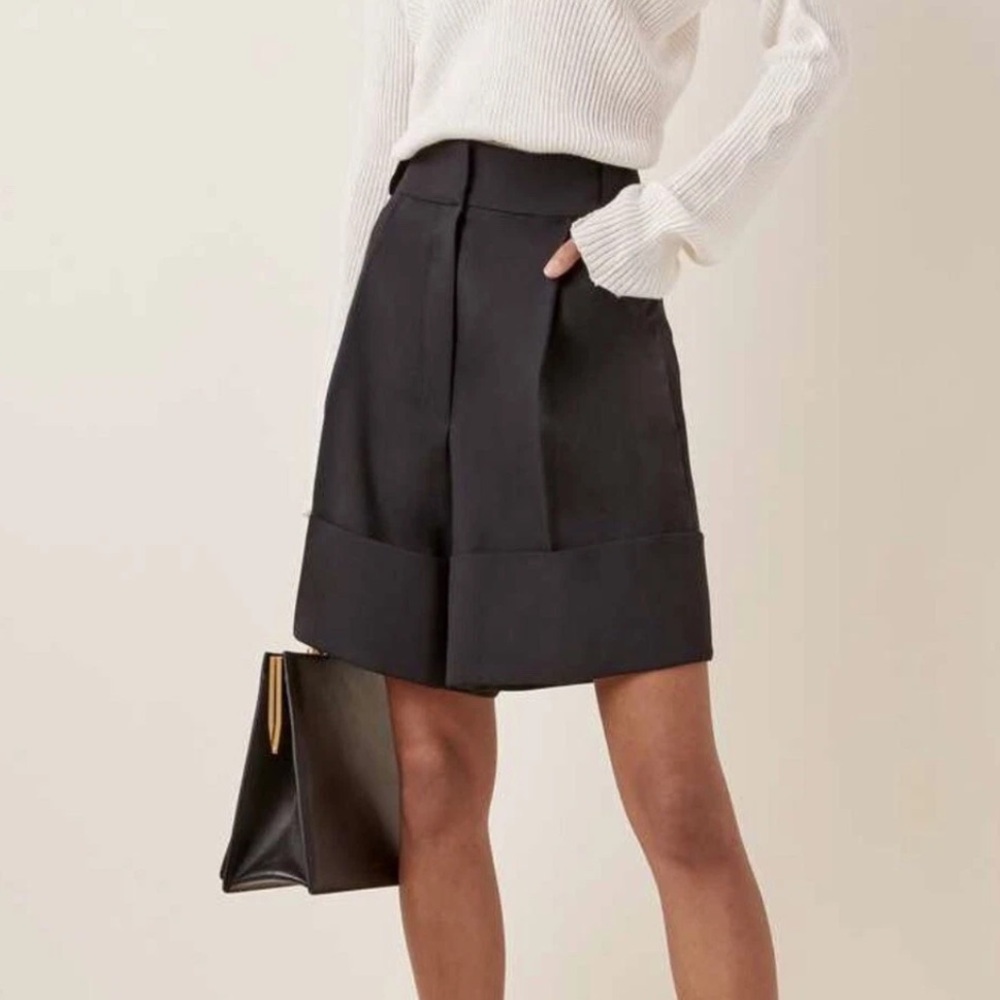 Low Classic Navy Wool Tailored Shorts S